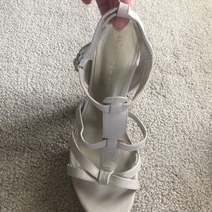 Lauren Conrad light pink heels